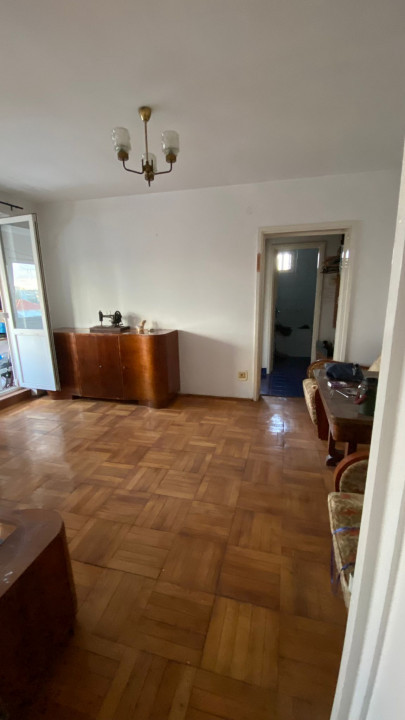 Apartament 3 camere, semidecomandat, et 4/4, Zona Democratiei