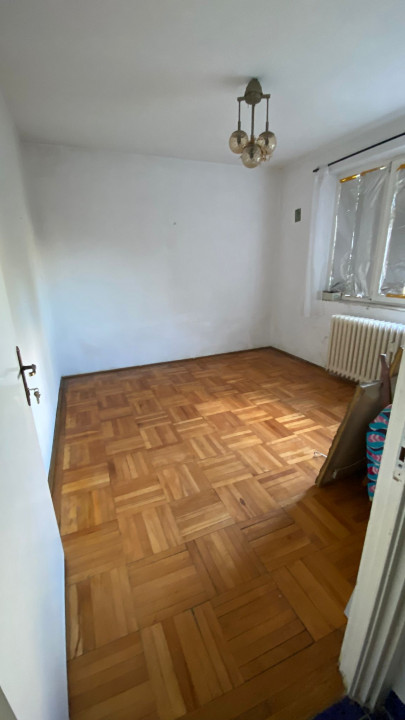 Apartament 3 camere, semidecomandat, et 4/4, Zona Democratiei