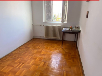 Apartament 3 camere, semidecomandat, et 4/4, Zona Democratiei