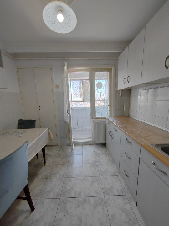 Apartament 3 camere, decomandat, etajul 12/14, Bloc Gioconda