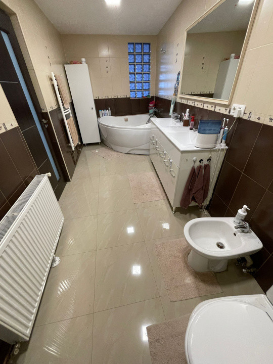 Casă spațioasă, complet mobilată, cu teren generos – Florești, Prahova