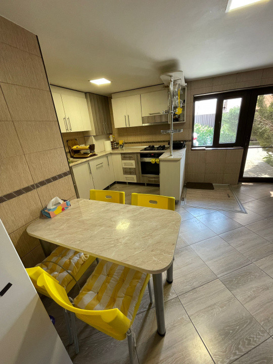 Casă spațioasă, complet mobilată, cu teren generos – Florești, Prahova