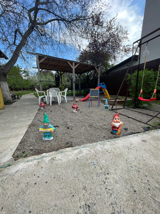 Casă spațioasă, complet mobilată, cu teren generos – Florești, Prahova