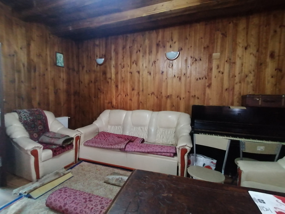 Imobil regim de inaltime p+m, Comarnic