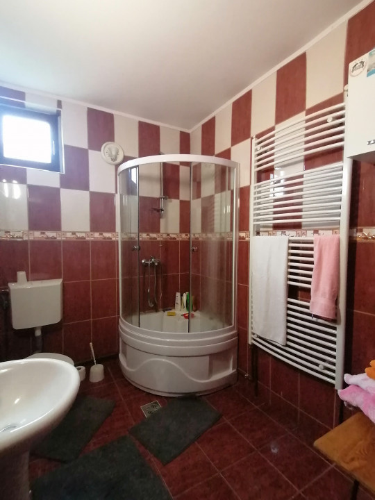 Imobil regim de inaltime p+m, Comarnic