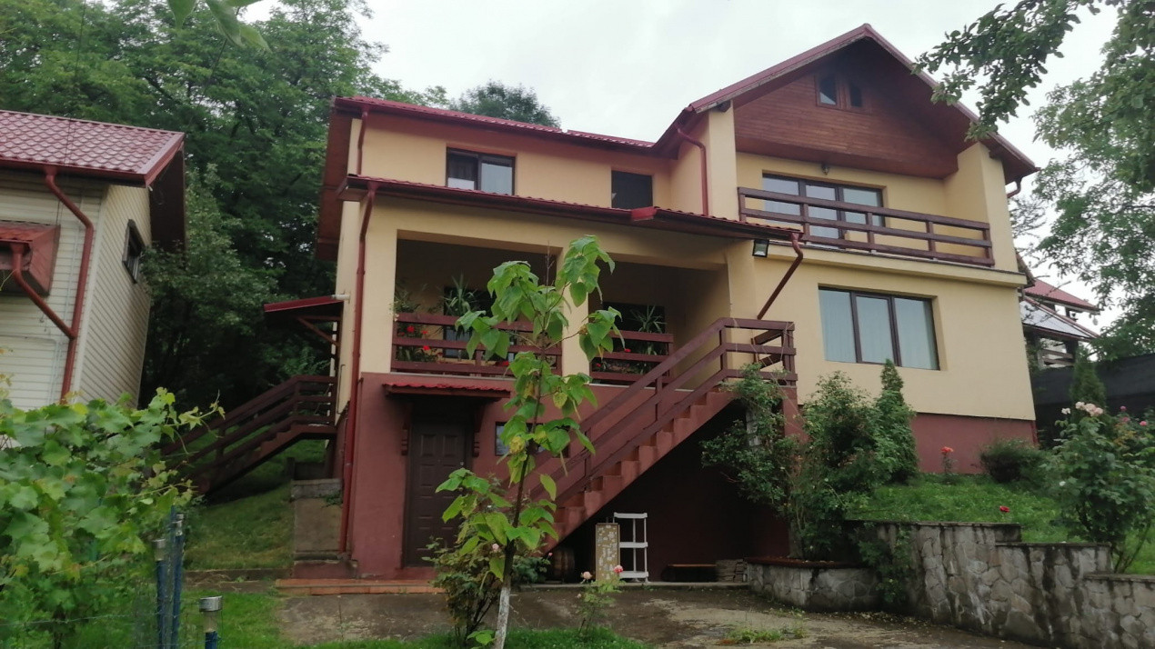 Imobil regim de inaltime p+m, Comarnic