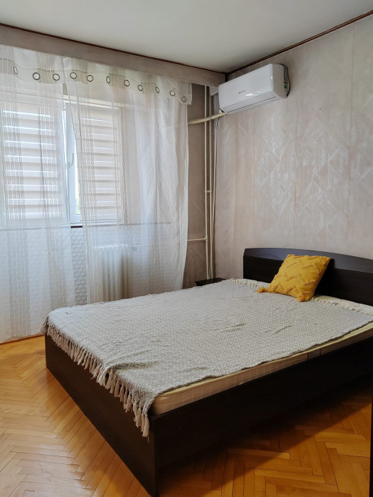 Apartament, 2 camere, decomandat, Piata Mihai Viteazu, 3/4