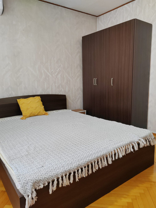 Apartament, 2 camere, decomandat, Piata Mihai Viteazu, 3/4