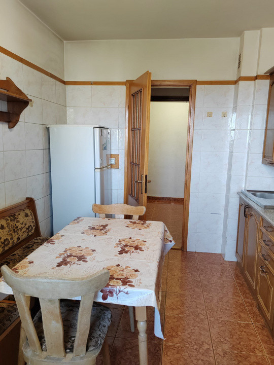 Apartament, 2 camere, decomandat, Piata Mihai Viteazu, 3/4