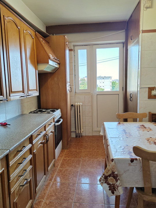 Apartament, 2 camere, decomandat, Piata Mihai Viteazu, 3/4