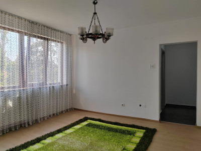 Apartament 3 camere, etajul 3/9, zona Nord- Spitalul Judetean