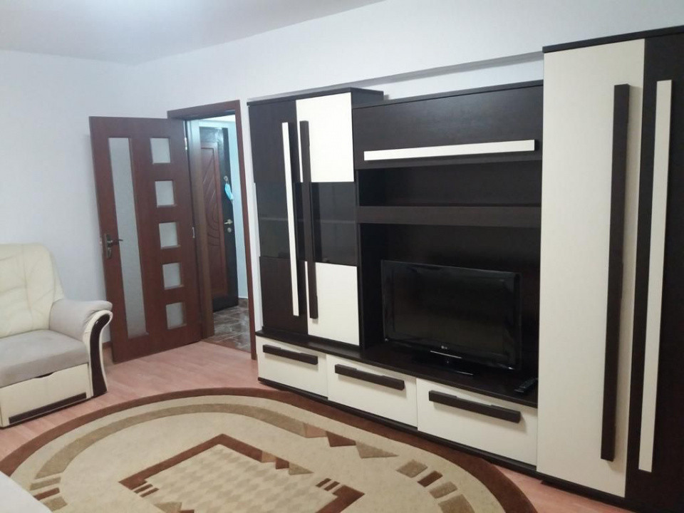 Apartament 2 camere, decomandat, Bdul Republicii, etajul 7/9