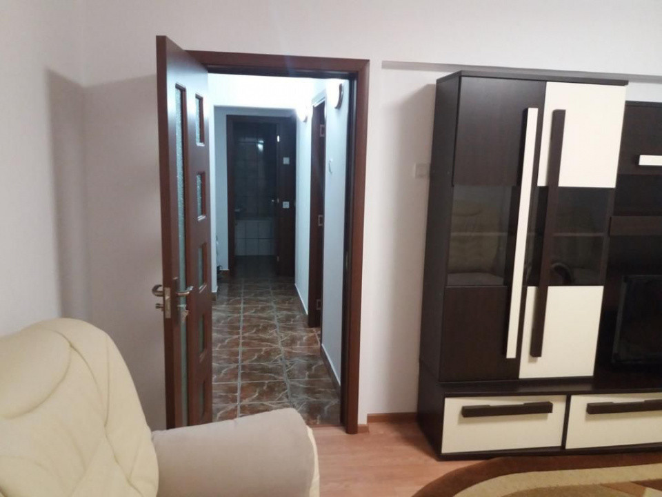 Apartament 2 camere, decomandat, Bdul Republicii, etajul 7/9