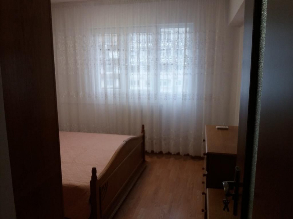Apartament 2 camere, decomandat, Bdul Republicii, etajul 7/9