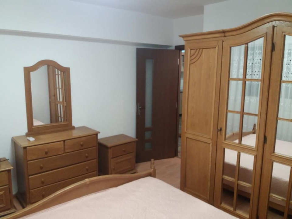 Apartament 2 camere, decomandat, Bdul Republicii, etajul 7/9