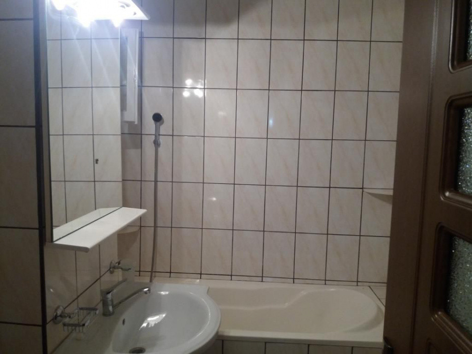 Apartament 2 camere, decomandat, Bdul Republicii, etajul 7/9