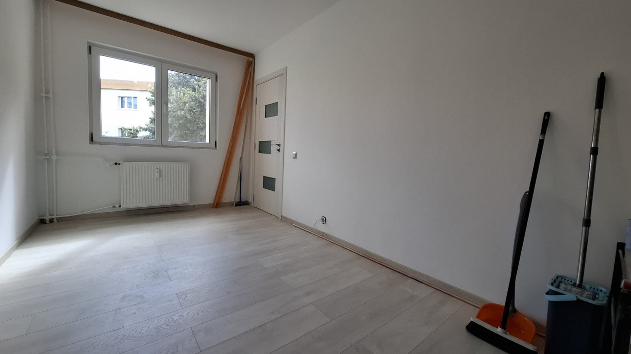 Apartament 3 camere, zona Vest