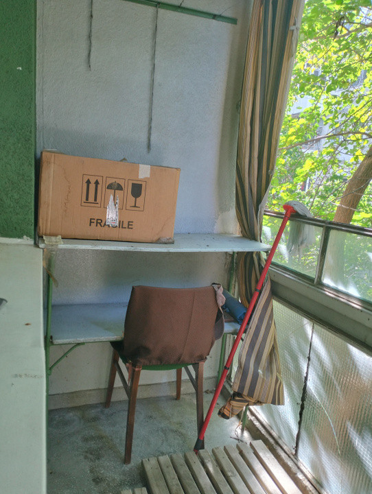 Apartament 2 camere, etaj 1/4 zona Malu Rosu