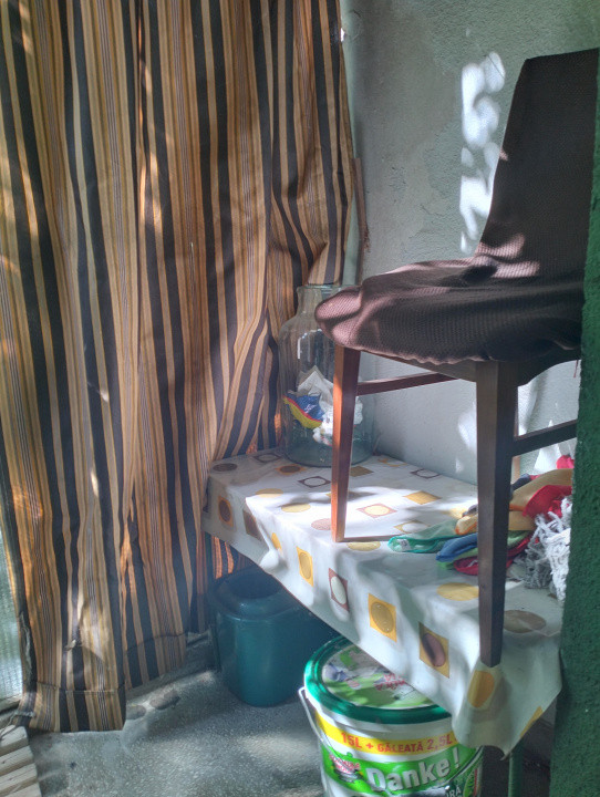 Apartament 2 camere, etaj 1/4 zona Malu Rosu