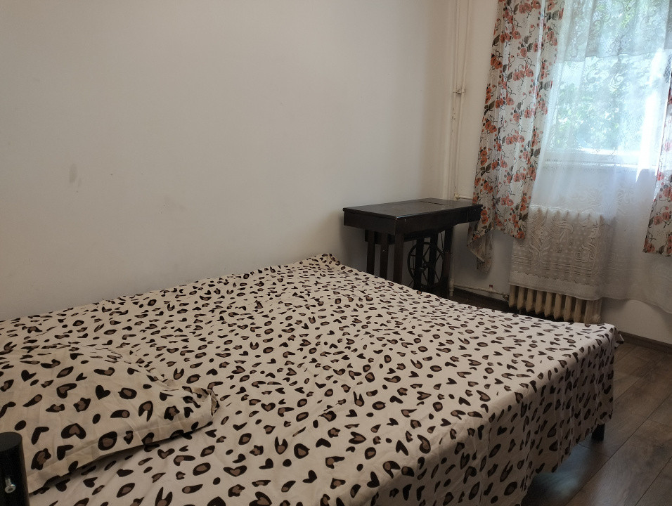 Apartament 2 camere, etaj 1/4 zona Malu Rosu