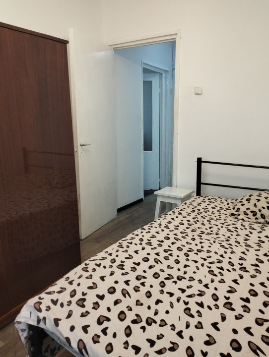 Apartament 2 camere, etaj 1/4 zona Malu Rosu