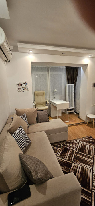 Apartament 3 camere, etaj intermediar, zona Vest Lamaita