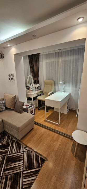Apartament 3 camere, etaj intermediar, zona Vest Lamaita