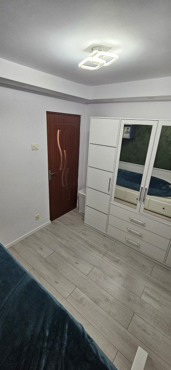 Apartament 3 camere, etaj intermediar, zona Vest Lamaita