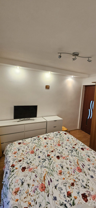 Apartament 3 camere, etaj intermediar, zona Vest Lamaita