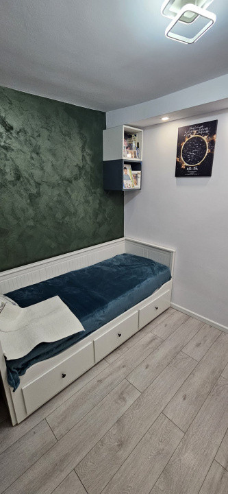 Apartament 3 camere, etaj intermediar, zona Vest Lamaita