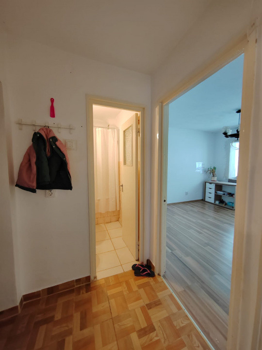 Apartament 3 camere, decomandat, confort 2, Vest