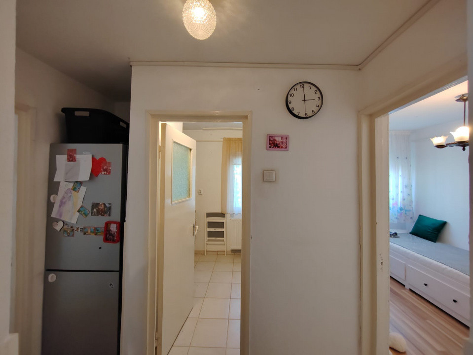 Apartament 3 camere, decomandat, confort 2, Vest