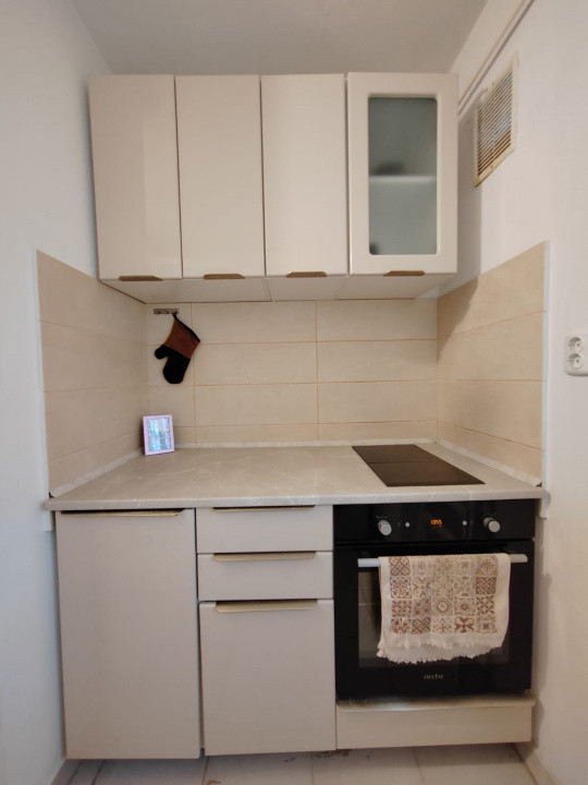 Apartament 3 camere, decomandat, confort 2, Vest