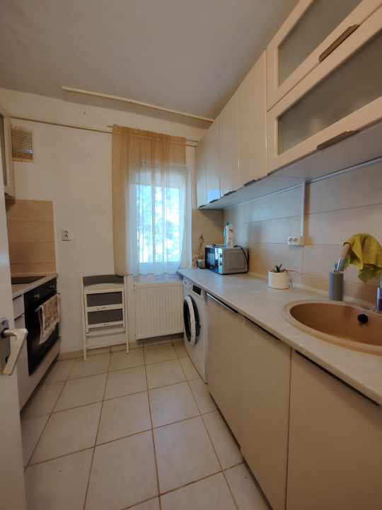 Apartament 3 camere, decomandat, confort 2, Vest