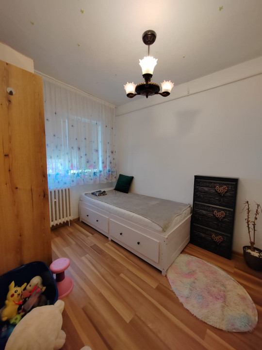 Apartament 3 camere, decomandat, confort 2, Vest