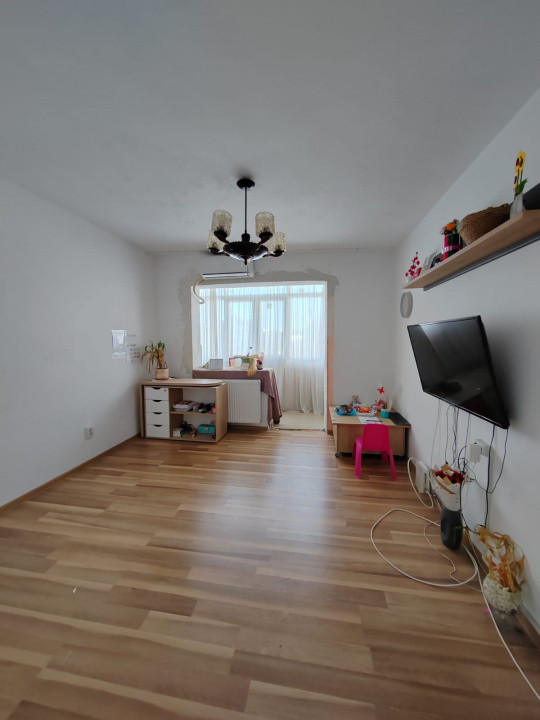 Apartament 3 camere, decomandat, confort 2, Vest