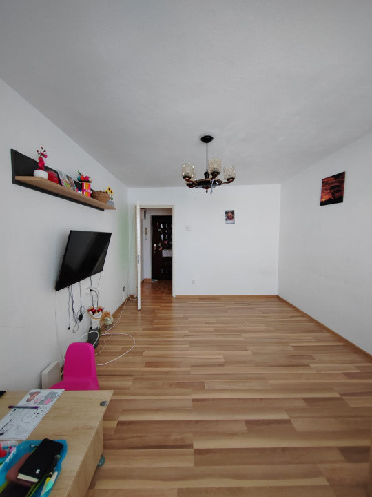 Apartament 3 camere, decomandat, confort 2, Vest