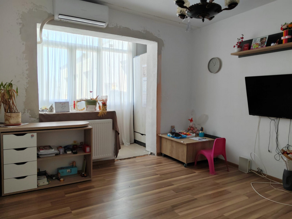 Apartament 3 camere, decomandat, confort 2, Vest