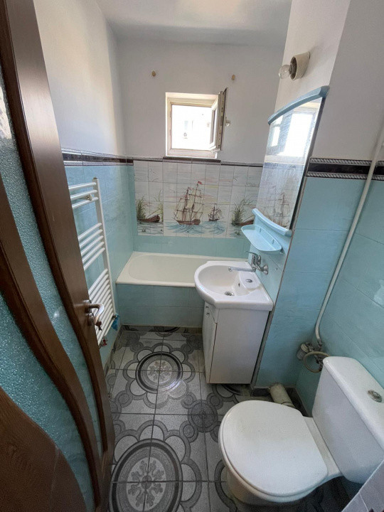 Apartament 2 camere, decomandat, etajul 9/10, Lamaita Vest