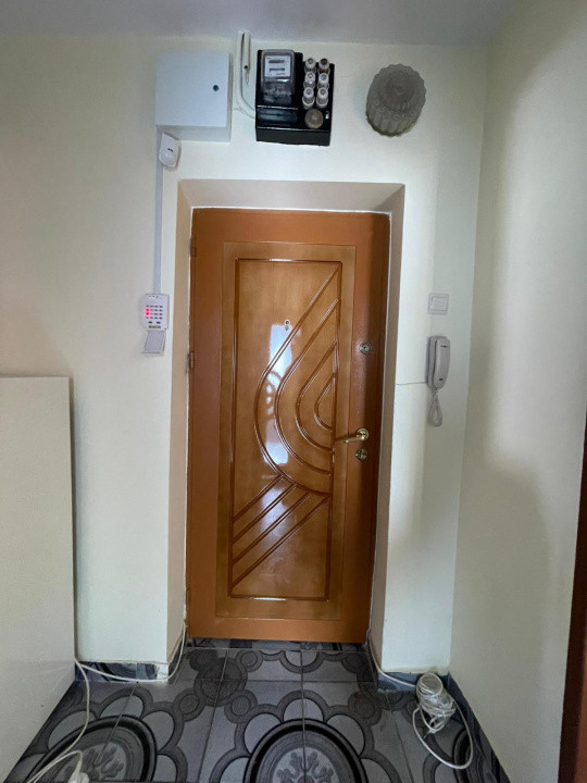 Apartament 2 camere, decomandat, etajul 9/10, Lamaita Vest