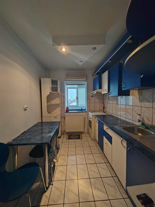 Apartament 2 camere, etaj 3/4, zona Republicii Ploiesti 