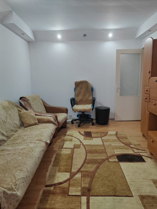 Apartament 2 camere, etaj 3/4, zona Republicii Ploiesti 