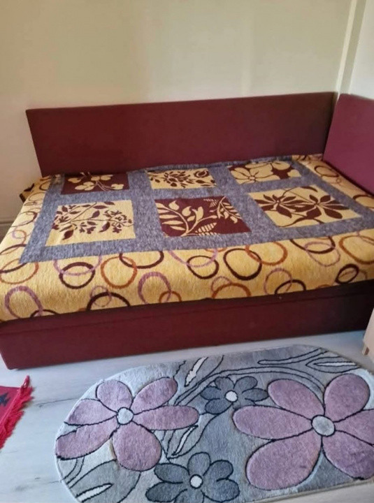 Apartament 4 camere decomandat, orasul Mizil, zona Centrala 