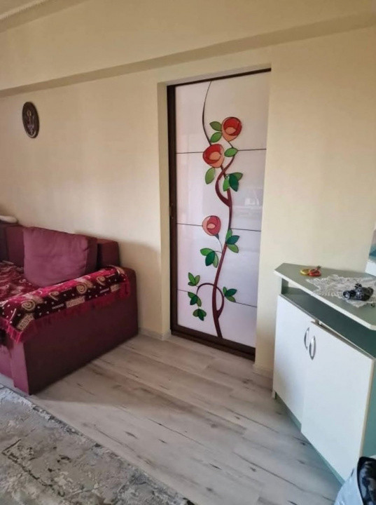 Apartament 4 camere decomandat, orasul Mizil, zona Centrala 