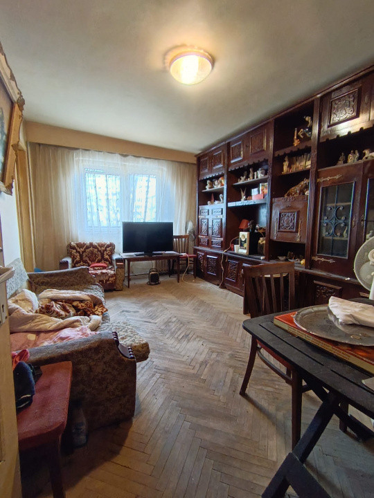 Apartament 3 camere, zona vest 