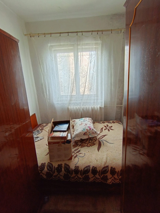 Apartament 3 camere, zona vest 