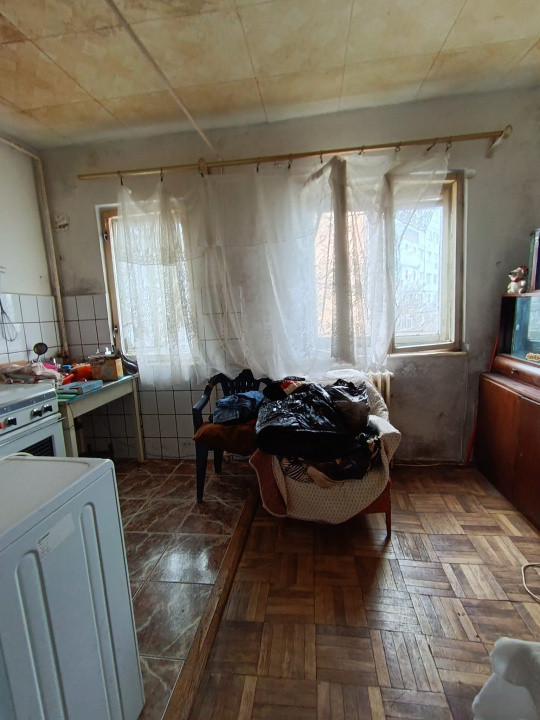 Apartament 3 camere, zona vest 