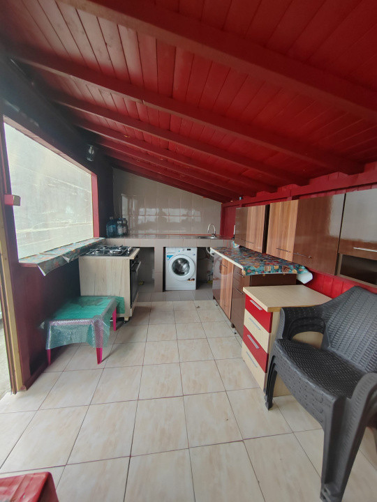 Imobil cu 2 constructii, anexe și 670 mp teren, utilități racordate, Bratasanca