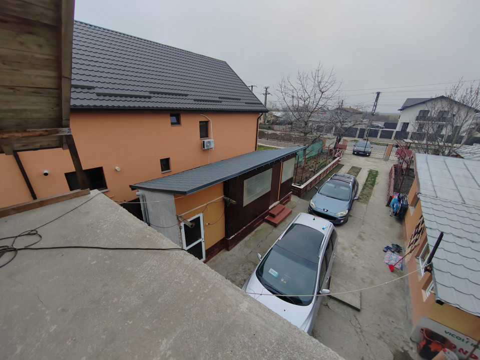 Imobil cu 2 constructii, anexe și 670 mp teren, utilități racordate, Bratasanca