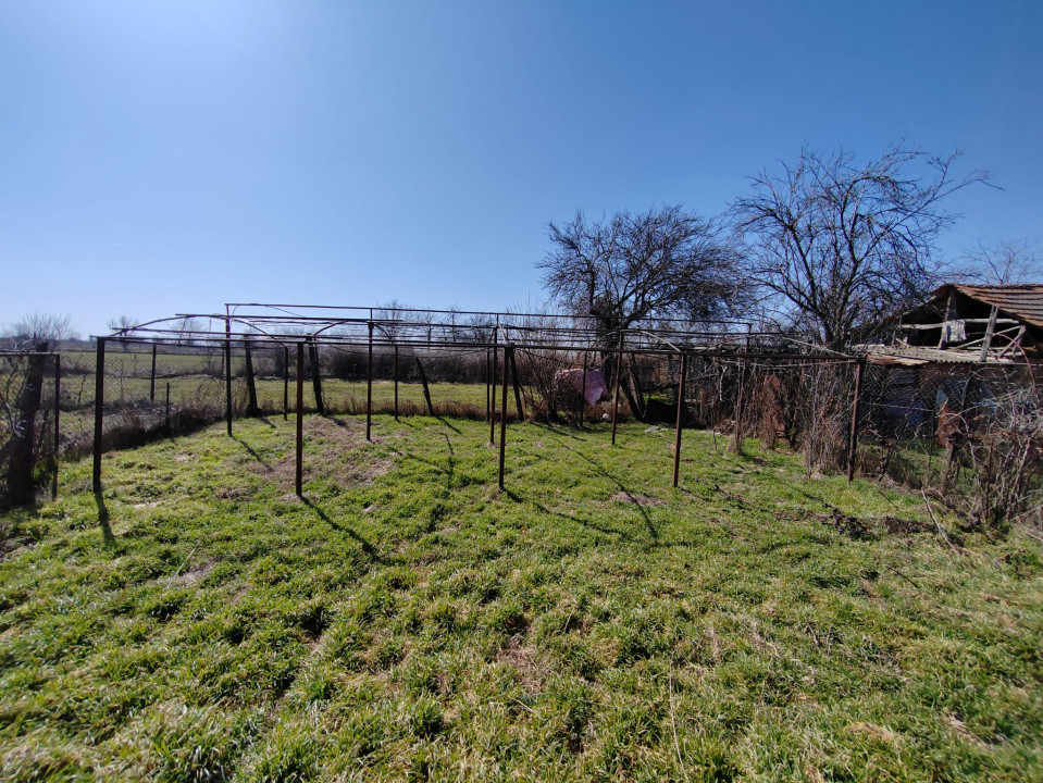 Teren generos cu deschidere 17 ml la stradă + casa– Vadul Părului, Albești, PH